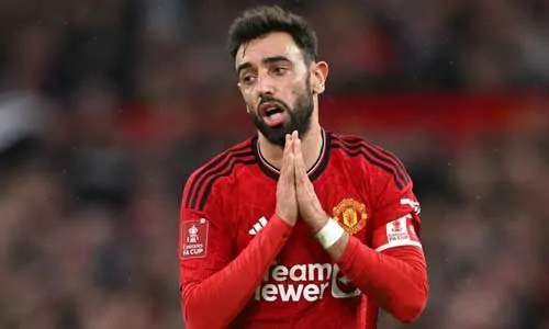 برونو فرنانديز يشيد بالمدرب المنافس ويصفه بأنه "الأفضل في العالم"