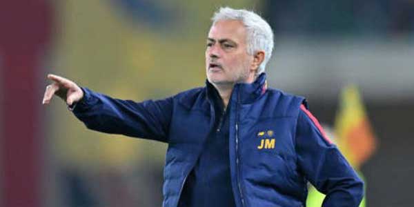 مورينيو مرشح بقوة لتدريب إتحاد جدة