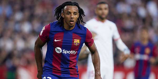 الاتحاد السعودي يستهدف مدافع برشلونة