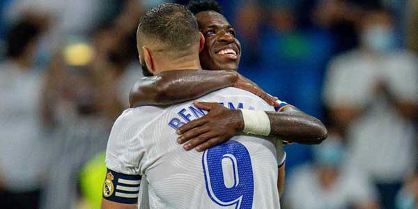  بنزيما يتوقع فوز فينيسيوس بالكرة الذهبية