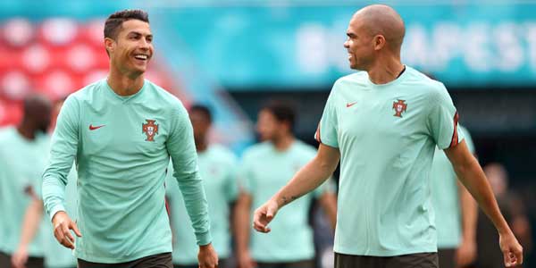 رونالدو يستهدف إستقطاب بيبي للنصر